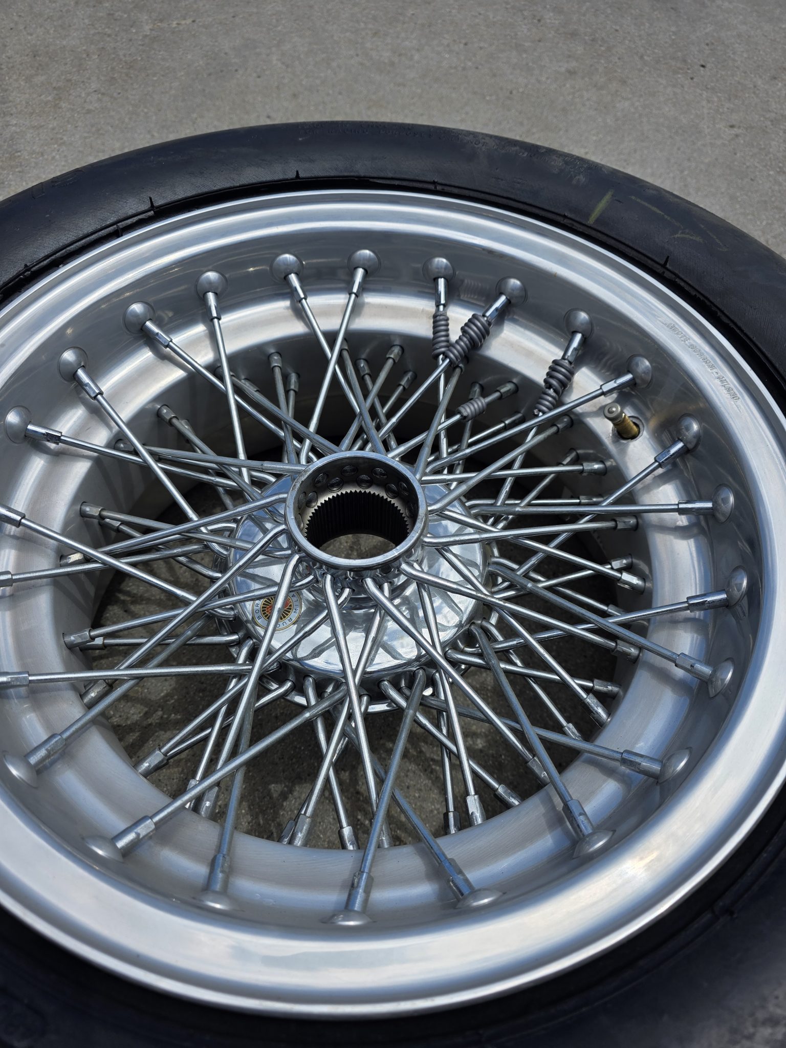 15×7″ and 15×7.5″ Ruote Borrani Wire Wheels for Ferrari - Image 3