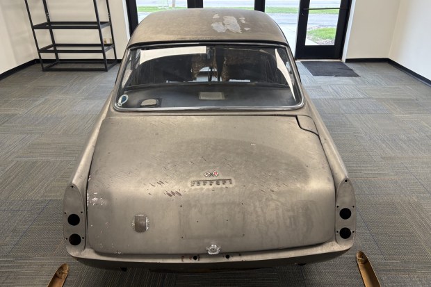 Ferrari 250 GTE 2+2 Series II Body Shell - Image 5