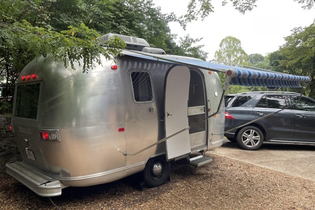 1969 Airstream Special Land Yacht Caravel 18′ Travel Trailer - Image 7