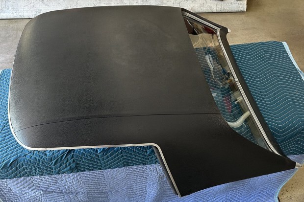 Vinyl-Covered Chevrolet Corvette C3 Removable Hardtop - Image 5