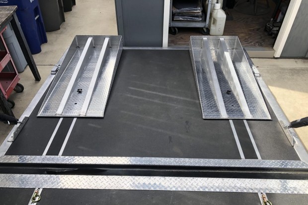 2020 JIMGLO Elite 22′ Enclosed Trailer - Image 6
