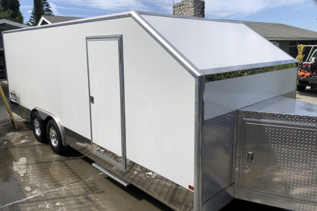 2020 JIMGLO Elite 22′ Enclosed Trailer - Image 7