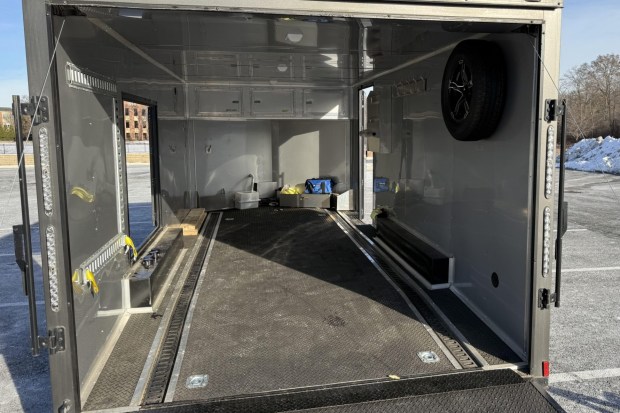 2023 Anvil 18′ Enclosed Trailer - Image 4