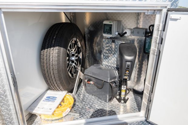 2023 JIMGLO Elite 24′ Enclosed Trailer - Image 6