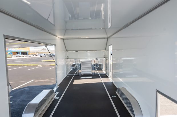 2023 JIMGLO Elite 24′ Enclosed Trailer - Image 5