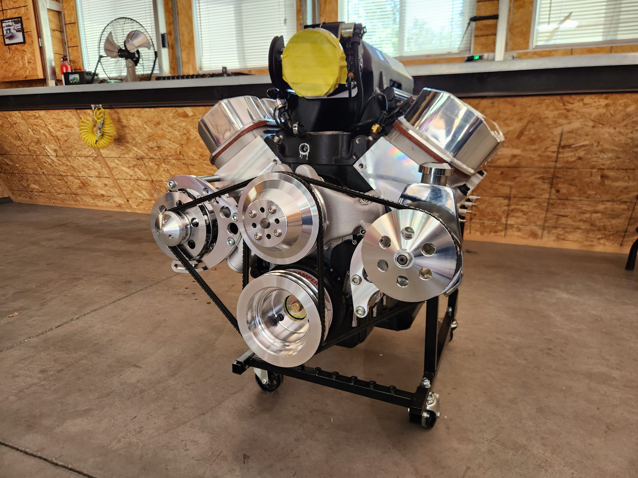 Fuel-Injected 572ci Big-Block Chevrolet V8 Engine - Image 3