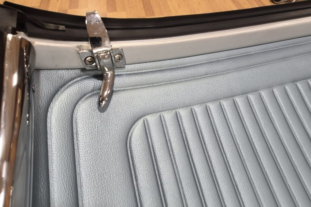 Chevrolet C1 Corvette Removable Hardtop - Image 4