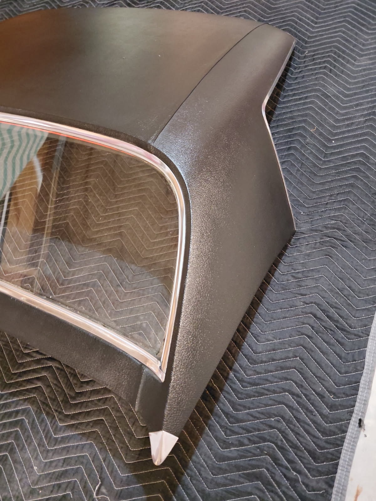 Vinyl-Covered Chevrolet Corvette C3 Removable Hardtop - Image 3