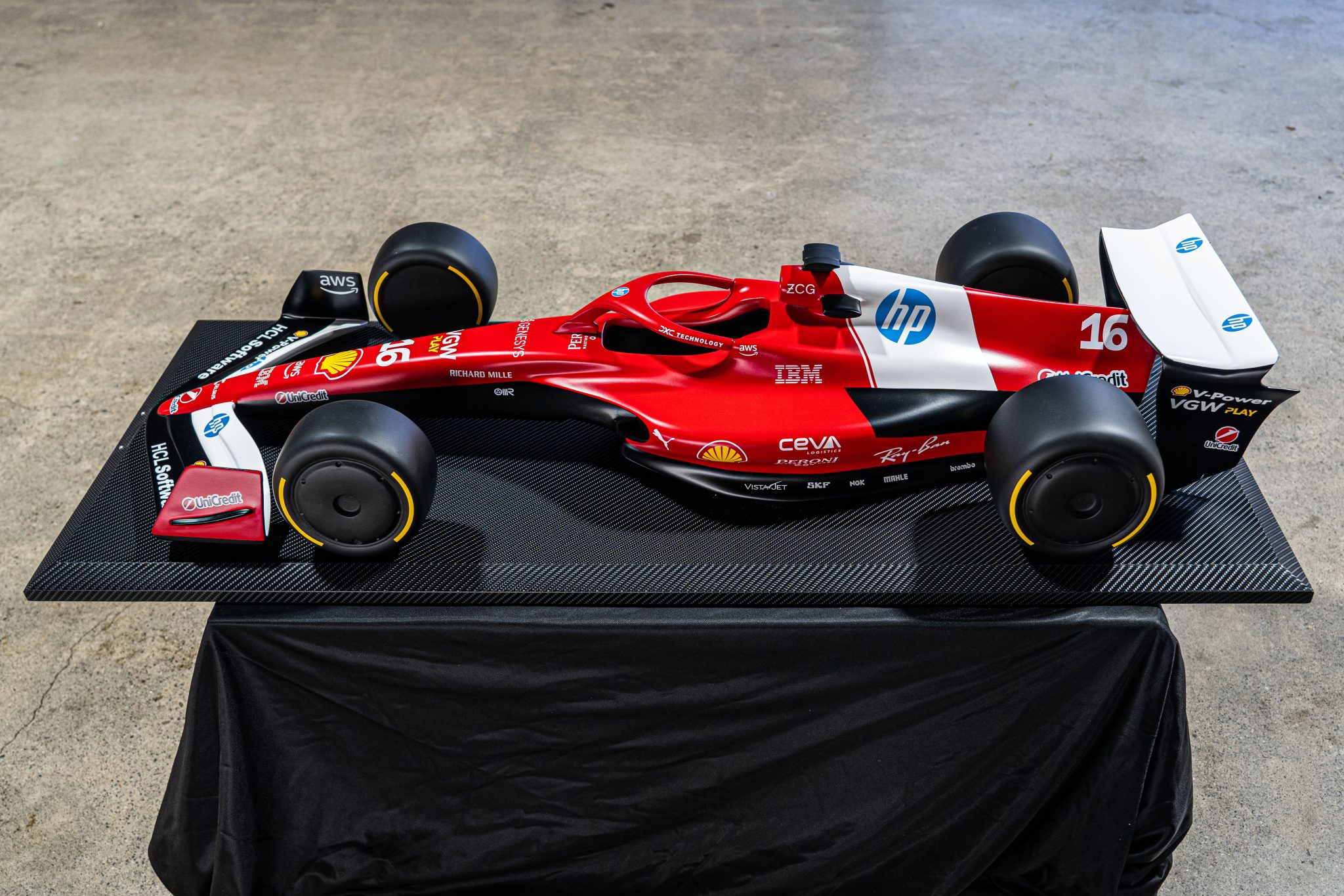 Ferrari SF-25-Style Display Model - Image 4
