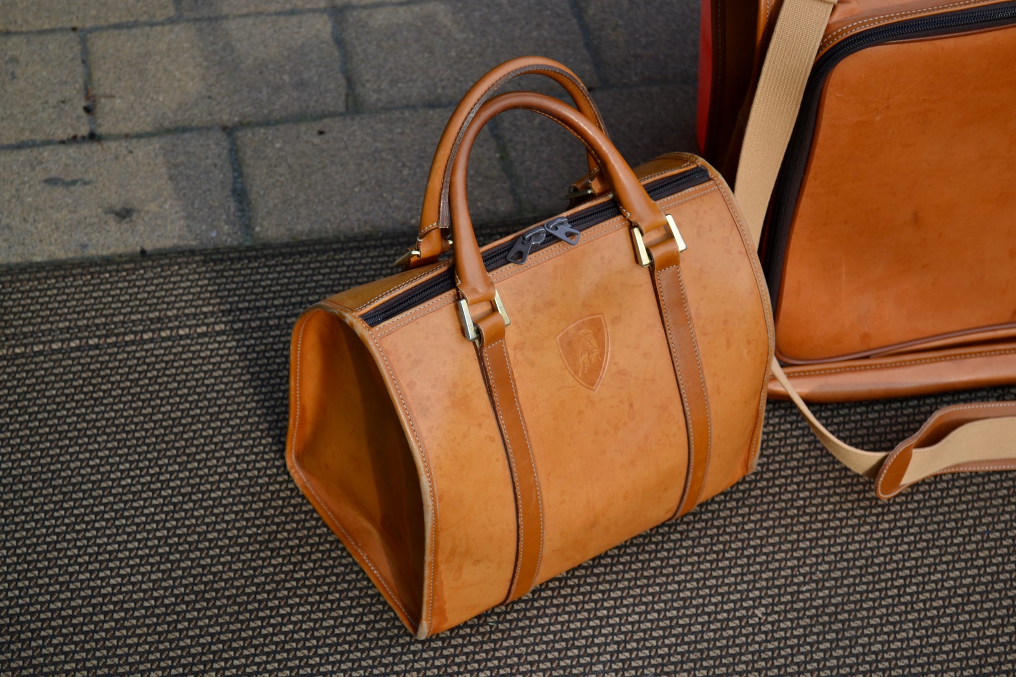 Three-Piece Lamborghini Diablo Luggage Collection - Image 3