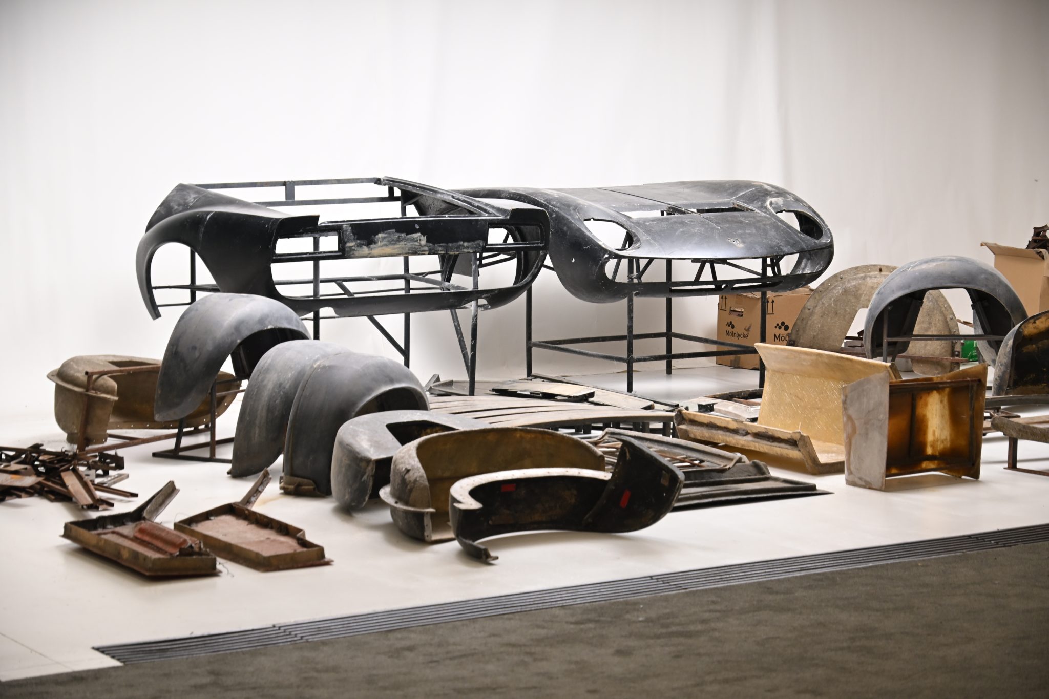 Lamborghini Miura Fiberglass Clamshells & Body Tooling Parts - Image 3
