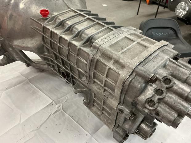 Getrag 235/5 Dogleg Five-Speed Manual Gearbox and Driveshaft for BMW - Image 4