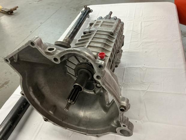 Getrag 235/5 Dogleg Five-Speed Manual Gearbox and Driveshaft for BMW - Image 5
