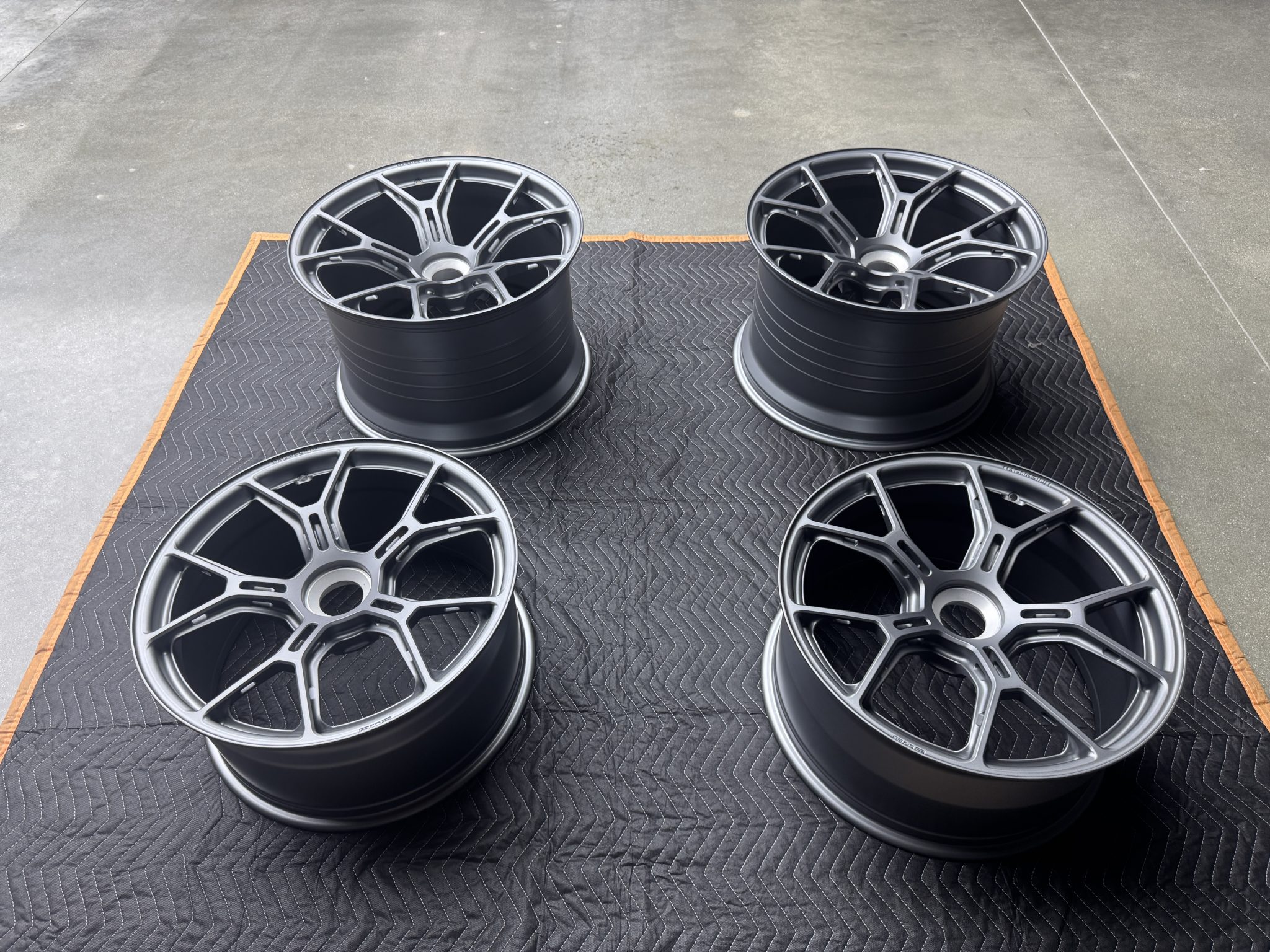 20×10″ and 21×13″ Vorsteiner Magnesium Center-Lock Wheels for Porsche 992 - Image 4