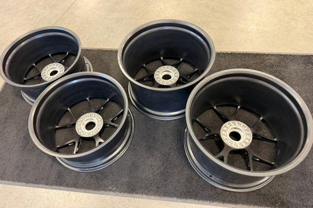 20×9.5″ and 21×12.5″ BBS FI-R Center-Lock Wheels for Porsche - Image 3