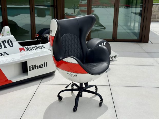 1:1 Scale McLaren MP4/4 Display Model & McLaren Marlboro-Style Livery Chair - Image 2