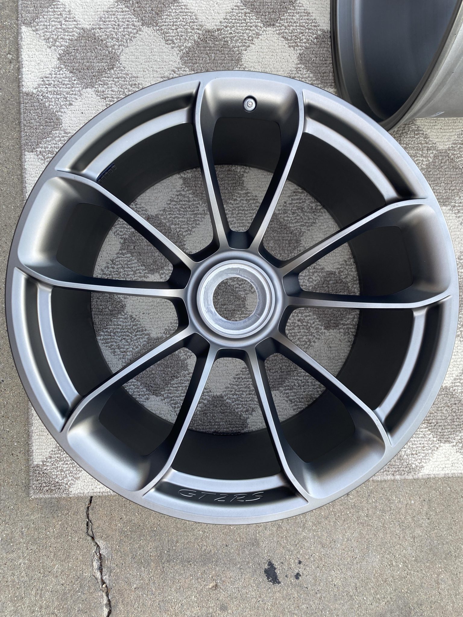 20×9.5″ and 21×12.5″ Wheels for Porsche 911 GT2 RS - Image 3