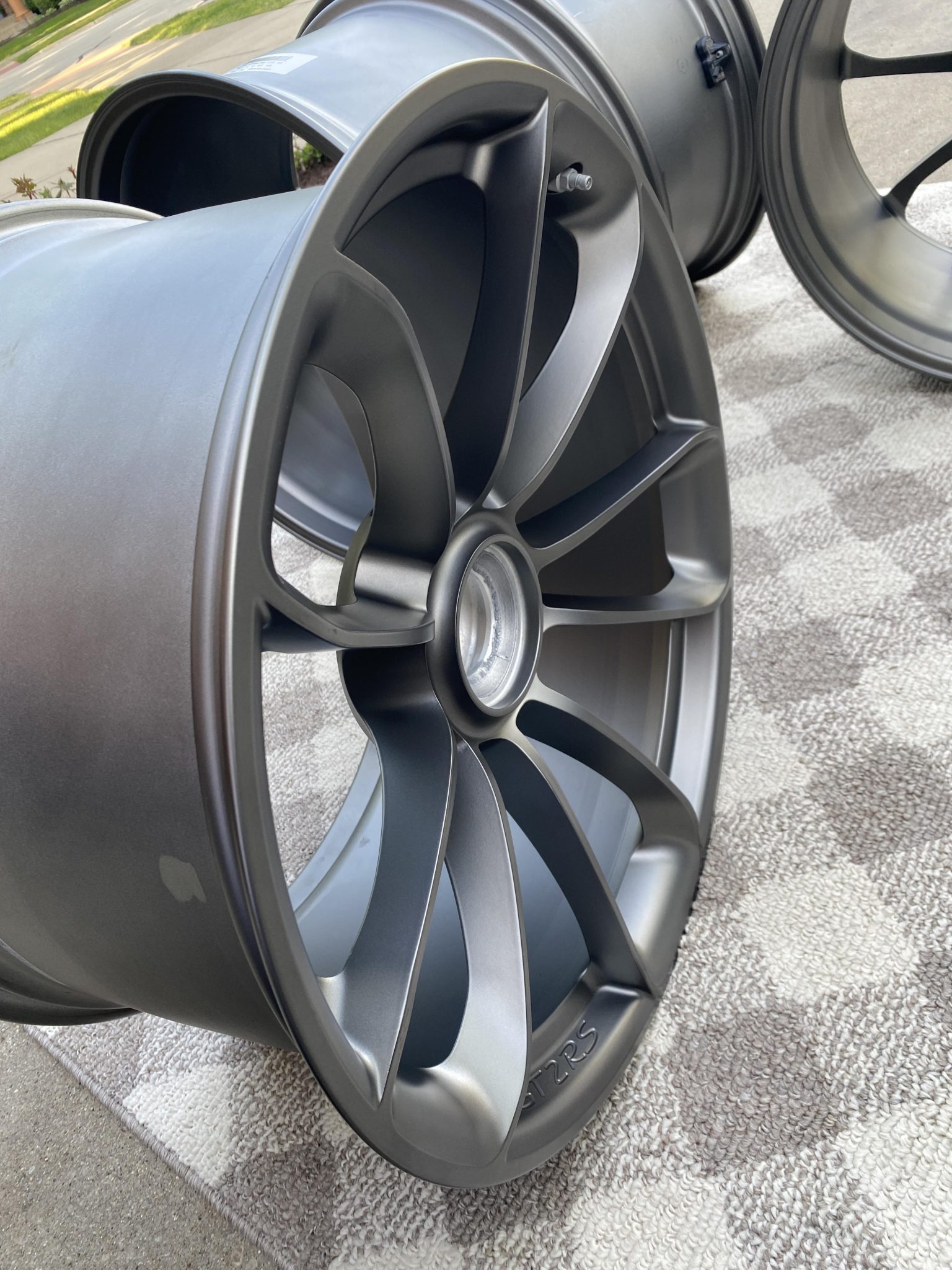 20×9.5″ and 21×12.5″ Wheels for Porsche 911 GT2 RS - Image 4