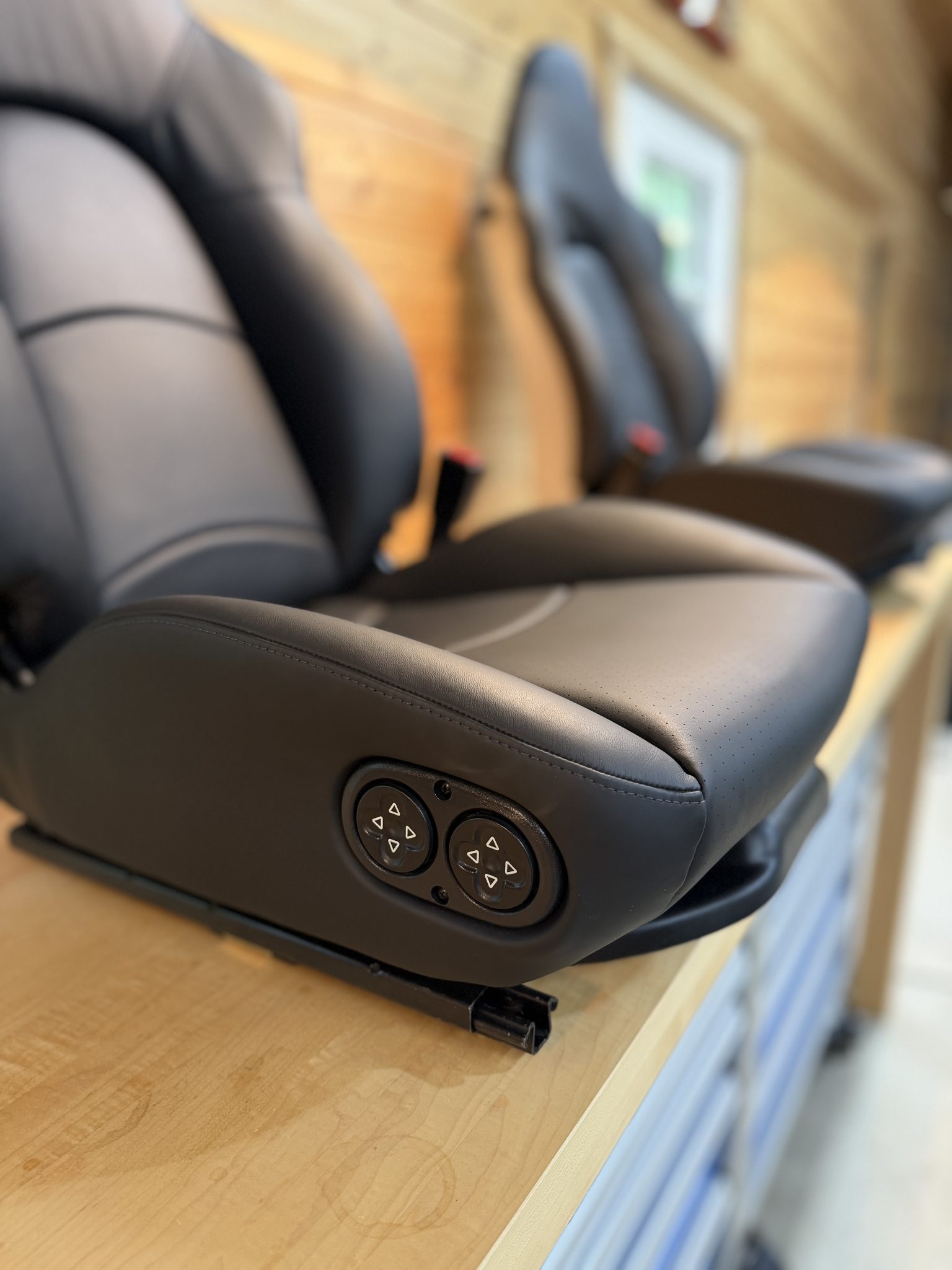 Waldemar 993 Sport Seats - Image 2