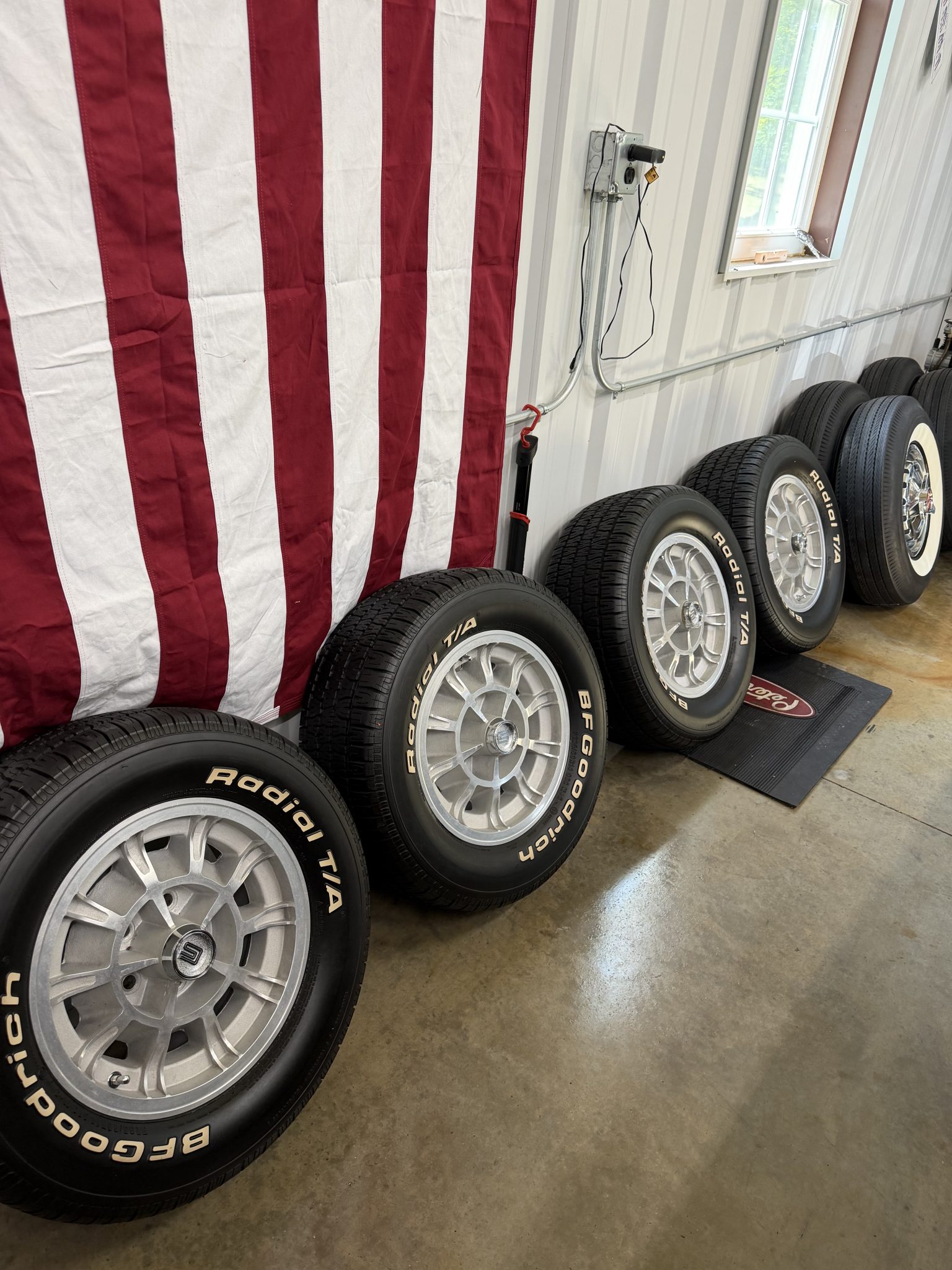 14×6.5″ 10-Spoke Wheels for Shelby Mustang GT350 - Image 4