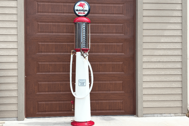 Mobilgas-Branded Wayne Visible Gas Pump - Image 2