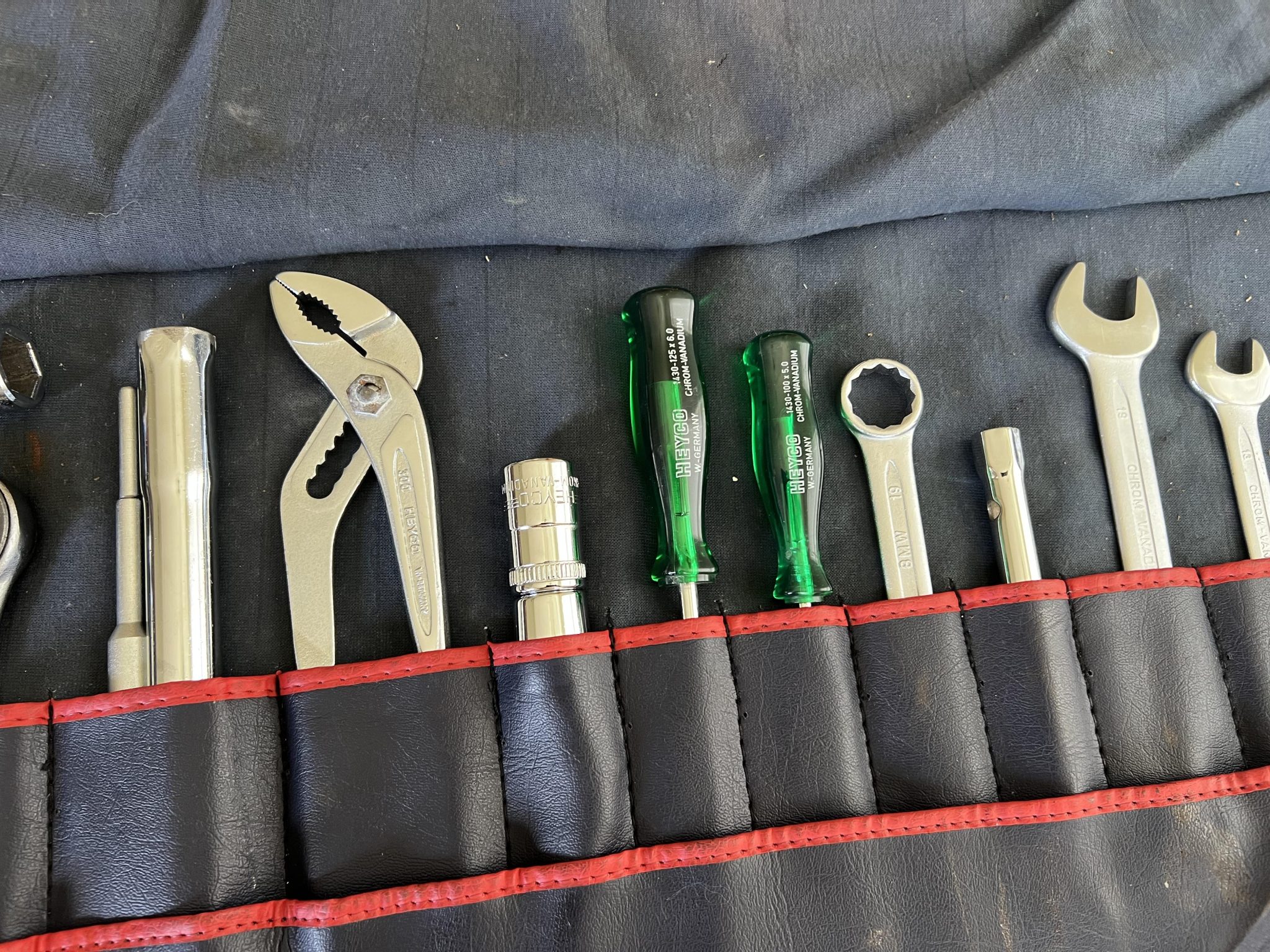 BMW M1 Tool Kit - Image 2