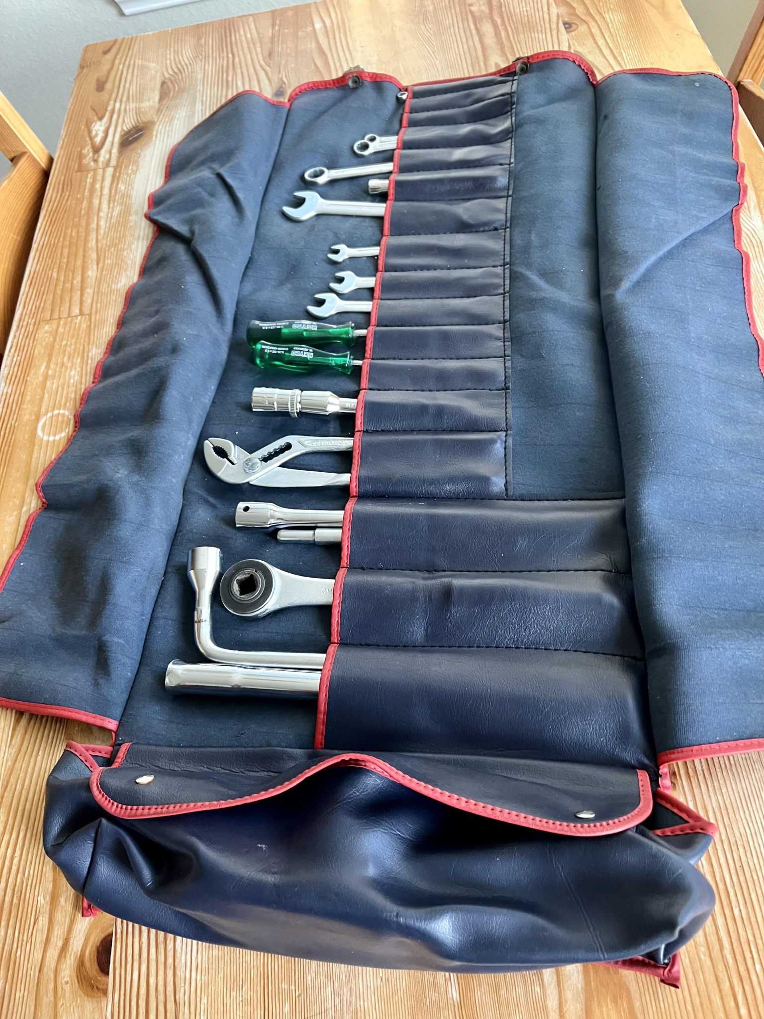 BMW M1 Tool Kit - Image 3