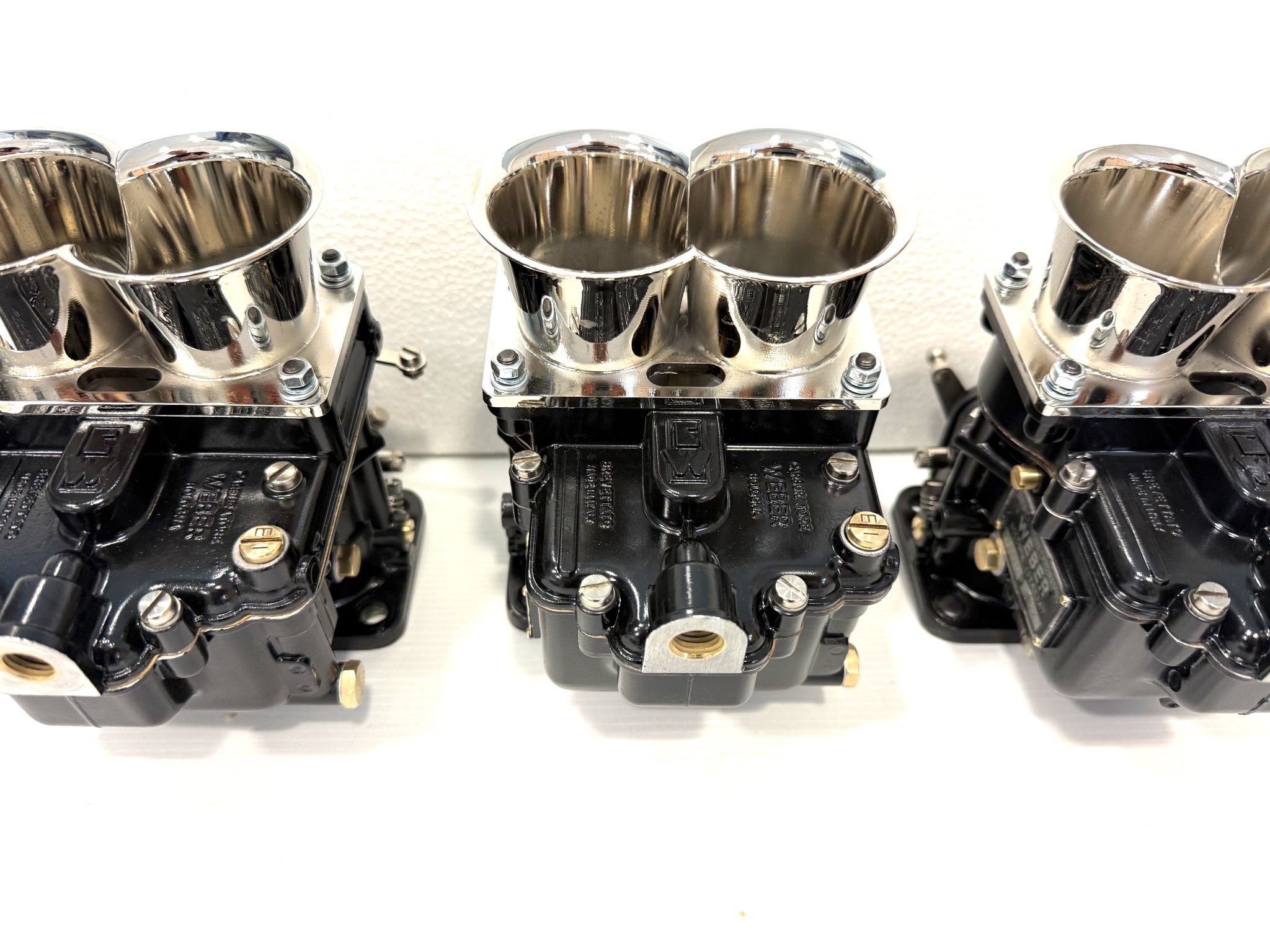 Three Weber 40 DCL 6 Carburetors - Image 2