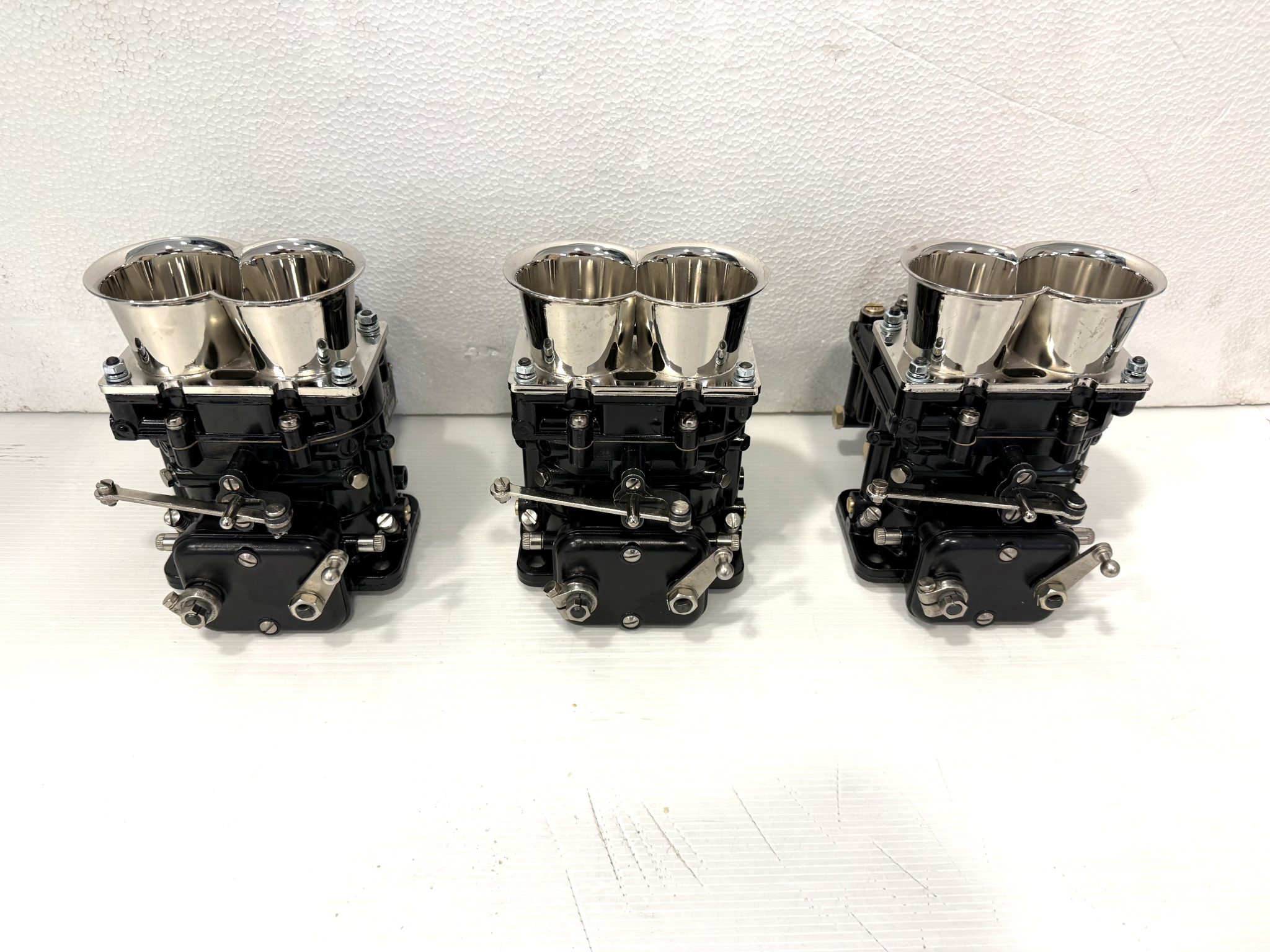 Three Weber 40 DCL 6 Carburetors - Image 3