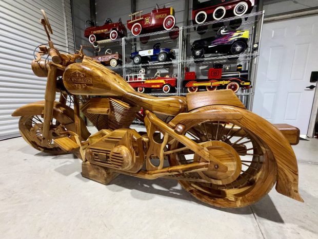 1:1 Scale Harley-Davidson Wooden Display Model - Image 5