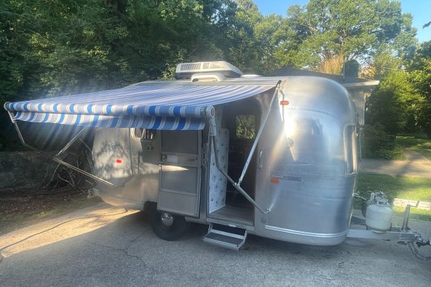 1969 Airstream Special Land Yacht Caravel 18′ Travel Trailer - Image 8