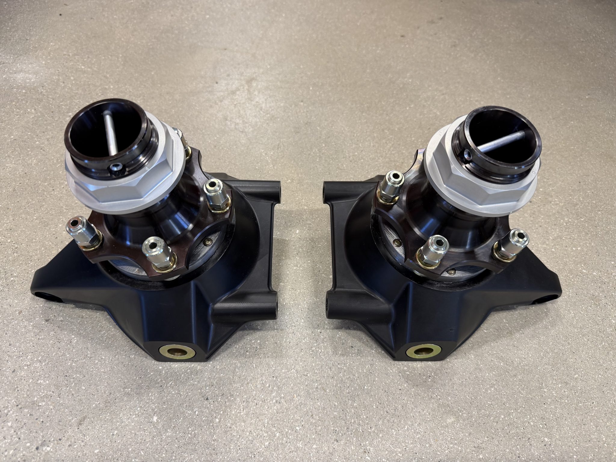 Ferrari F40 Front Wheel Hub Assemblies - Image 5