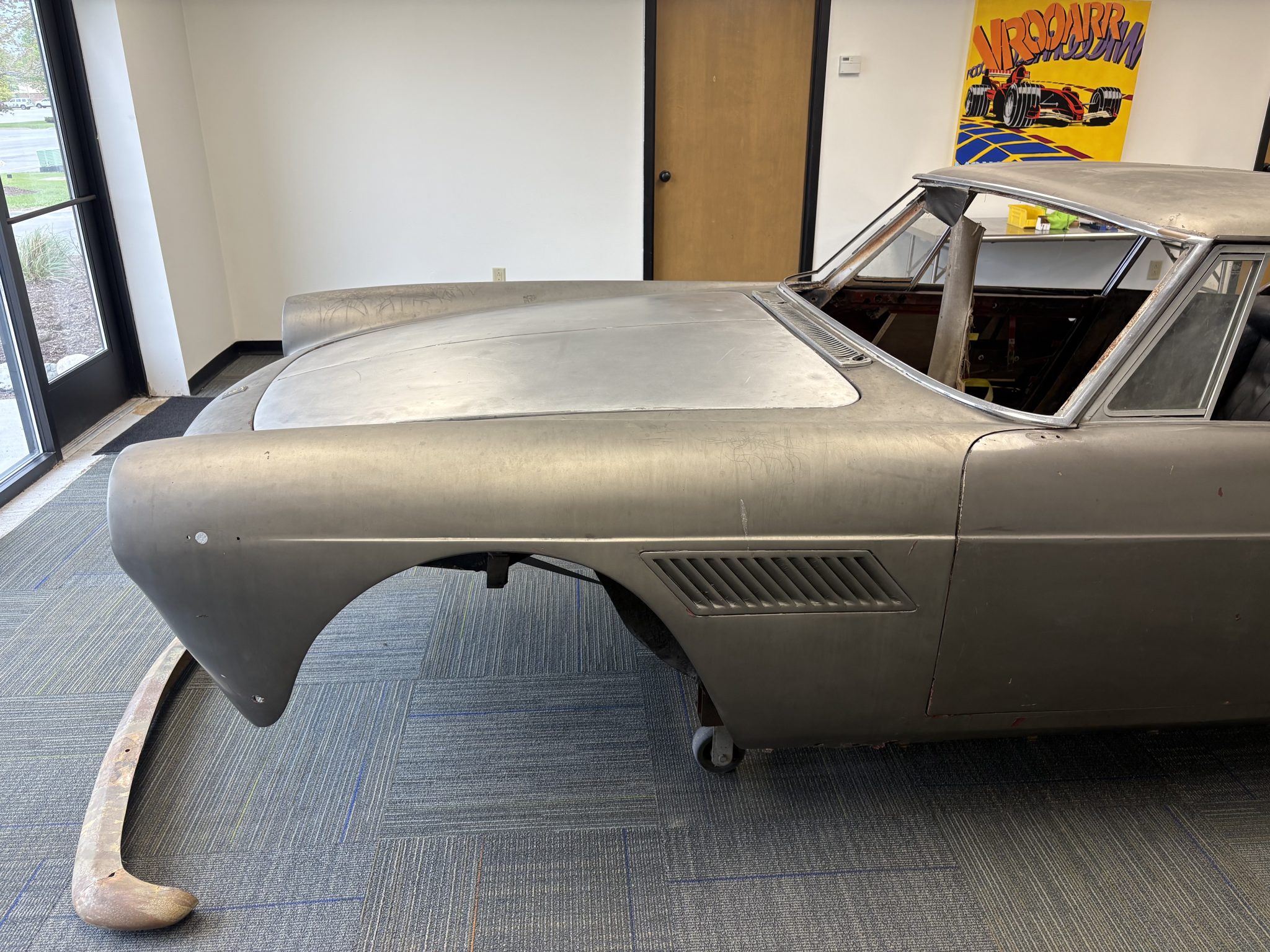 Ferrari 250 GTE 2+2 Series II Body Shell - Image 3