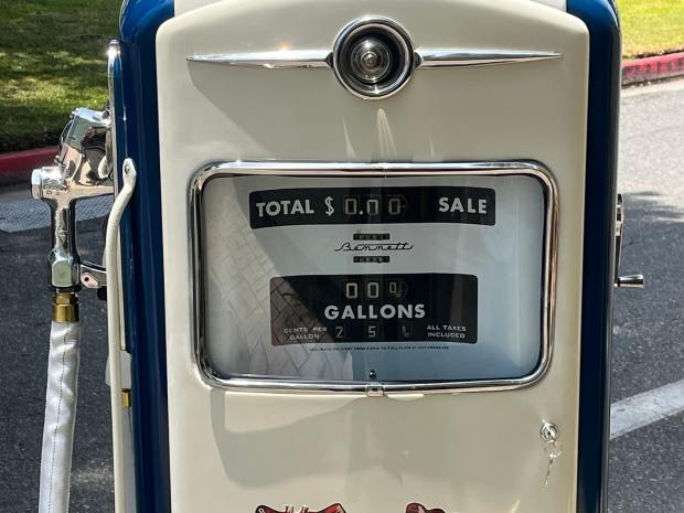 Esso-Branded Bennett Model 966 Gas Pump - Image 3