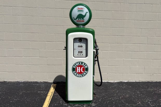 Sinclair-Branded Martin & Schwartz Gas Pump - Image 6