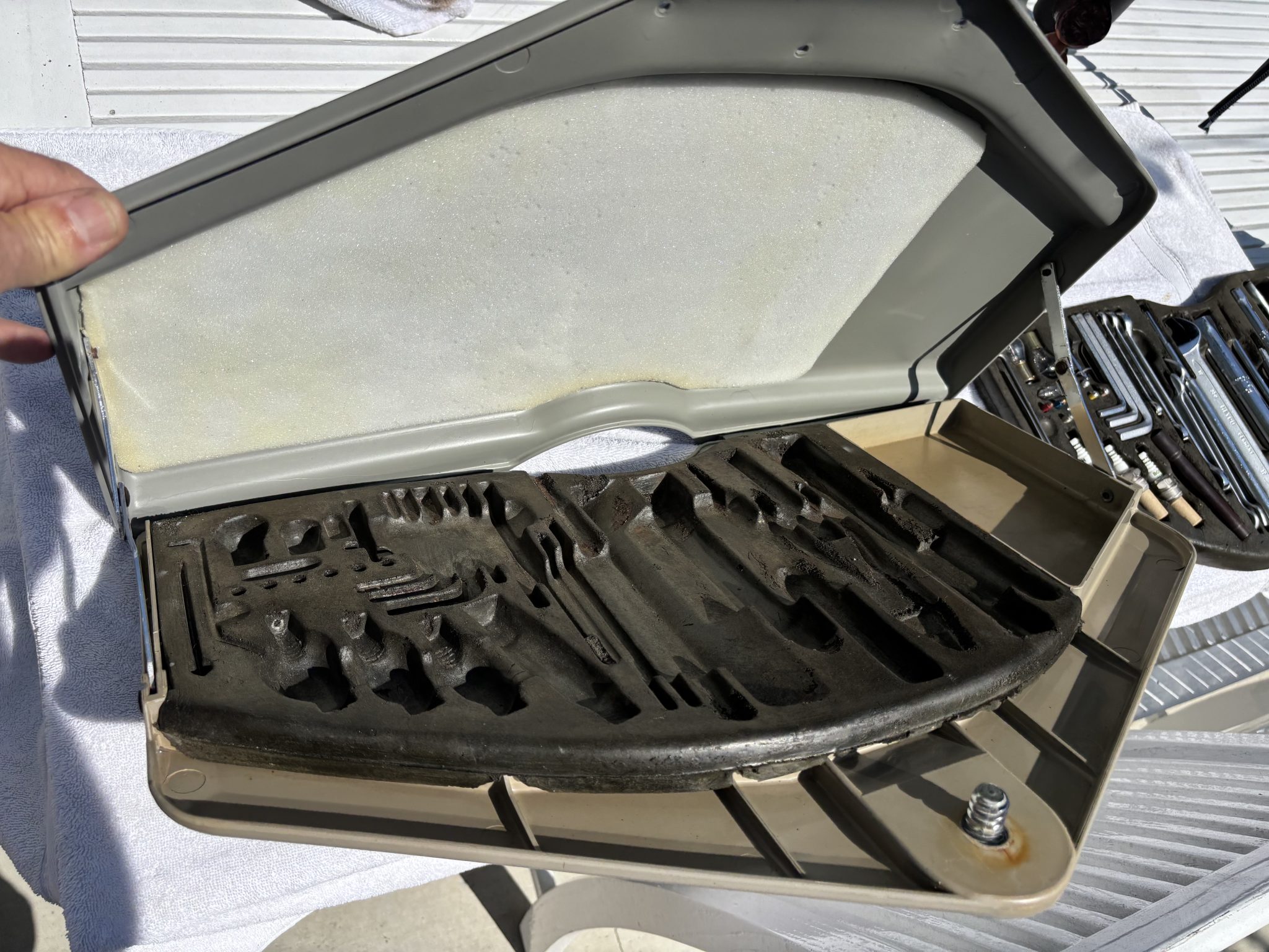 BMW E9/E3 Tool Set and Tray - Image 3