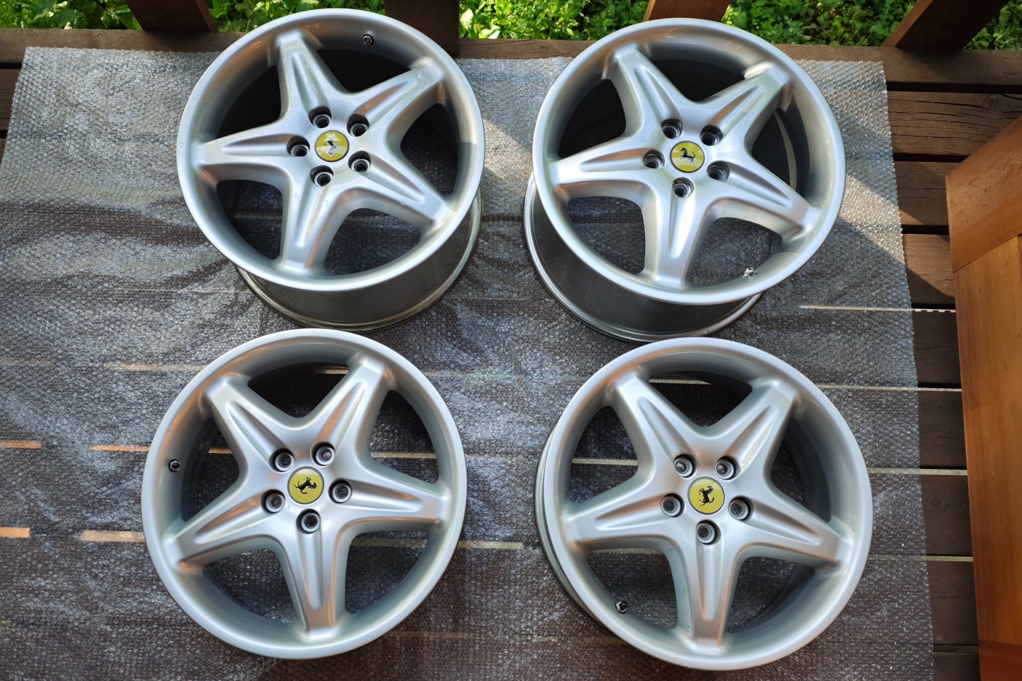 No Reserve: 18×7.5″ and 18×10″ Magnesium Ferrari F355 Wheels by Speedline