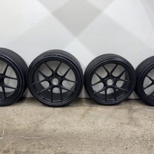 No Reserve: 21×9.5″ and 22×12.5″ HRE R101 Center-Lock Wheels