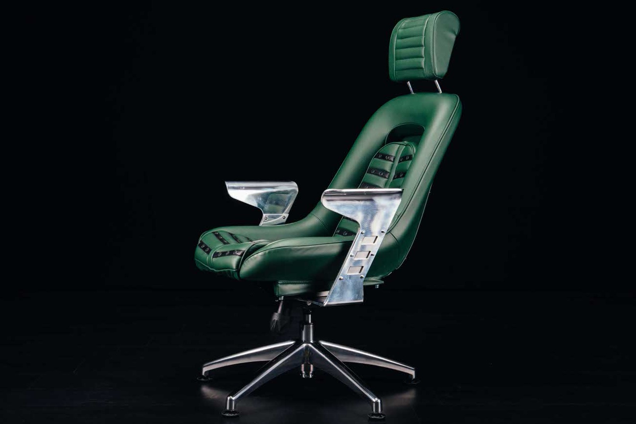 No Reserve: Ferrari Daytona-Style Office Chair