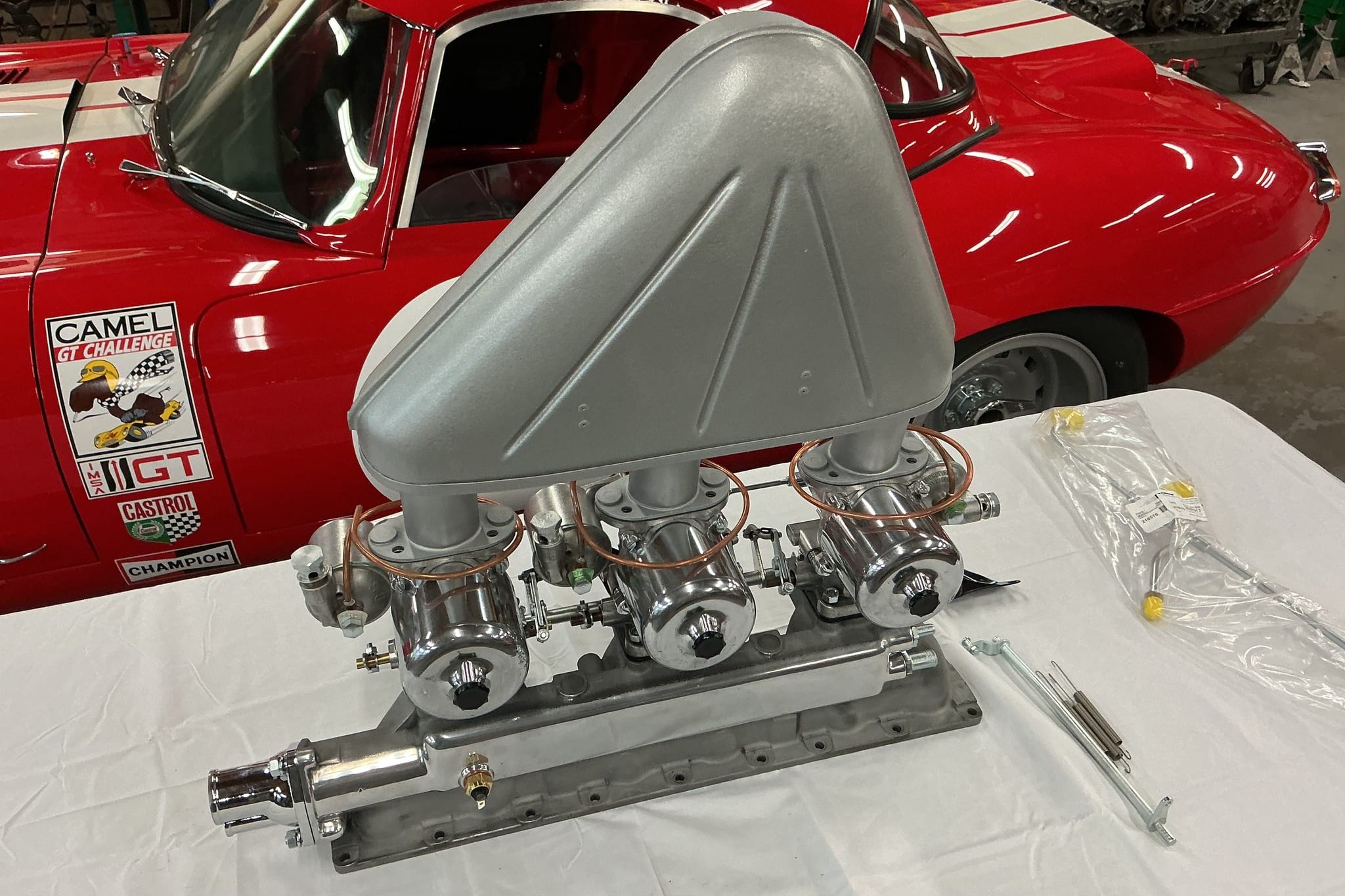 No Reserve: Three S.U. Carburetors and Intake Manifold for Jaguar
