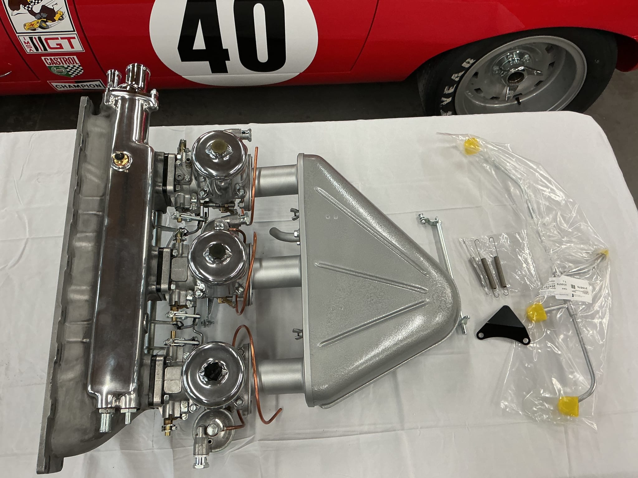 No Reserve: Three S.U. Carburetors and Intake Manifold for Jaguar