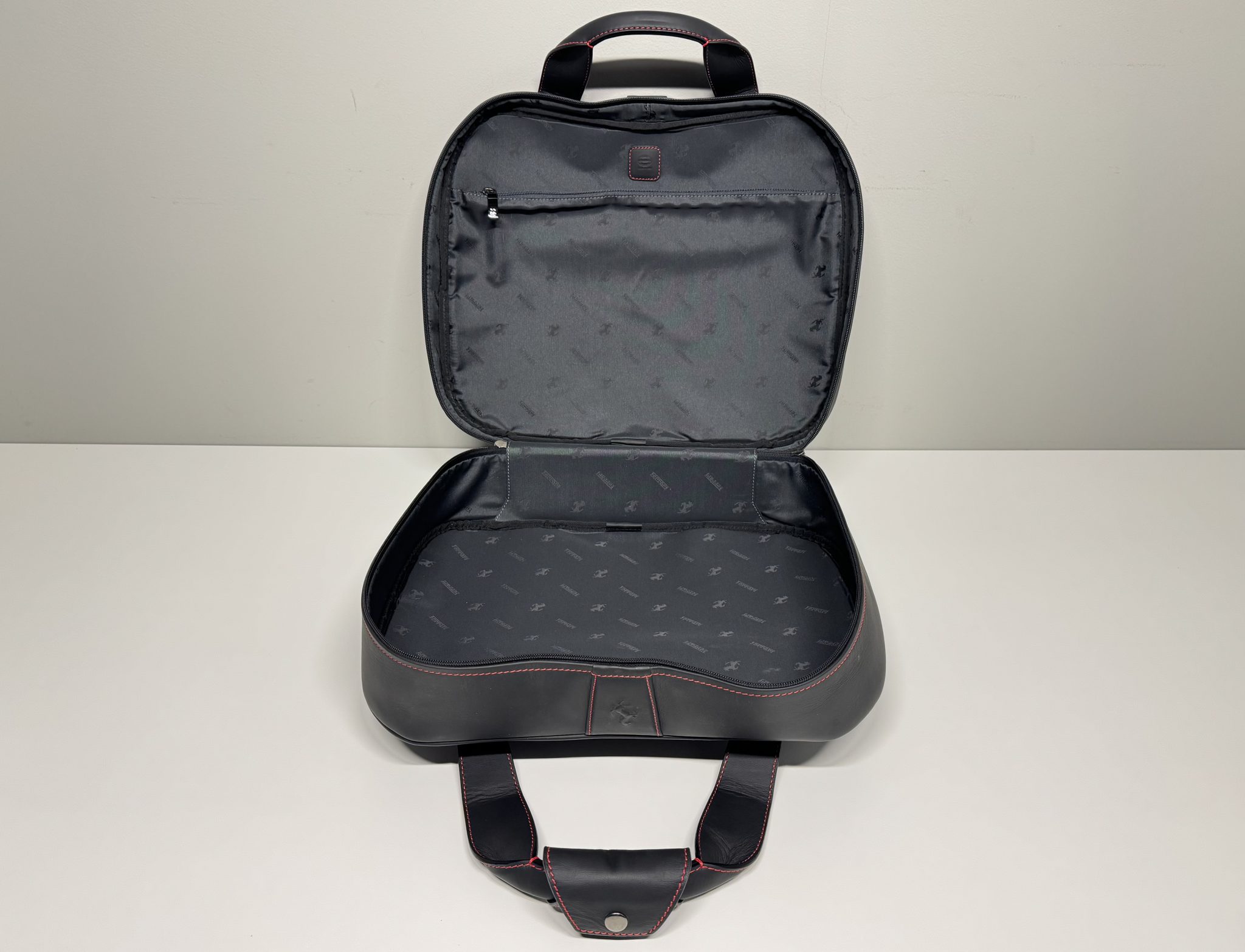 Three-Piece Ferrari 458 Italia Luggage Set by Schedoni - Image 3