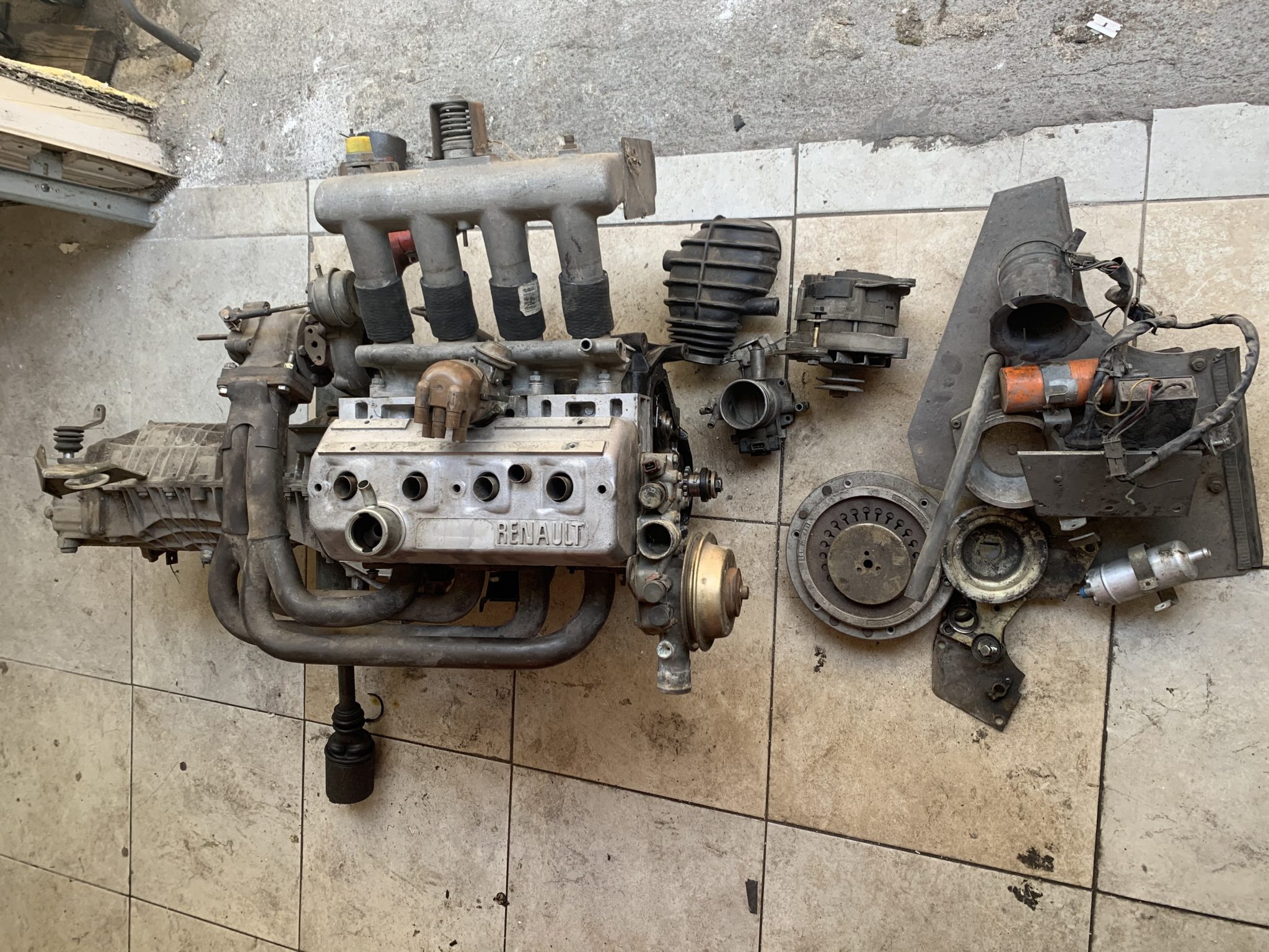 Renault R5 Turbo Engine and Transmission - Image 4