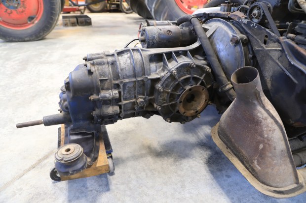 1971 Porsche 911S Engine and Transaxle - Image 4