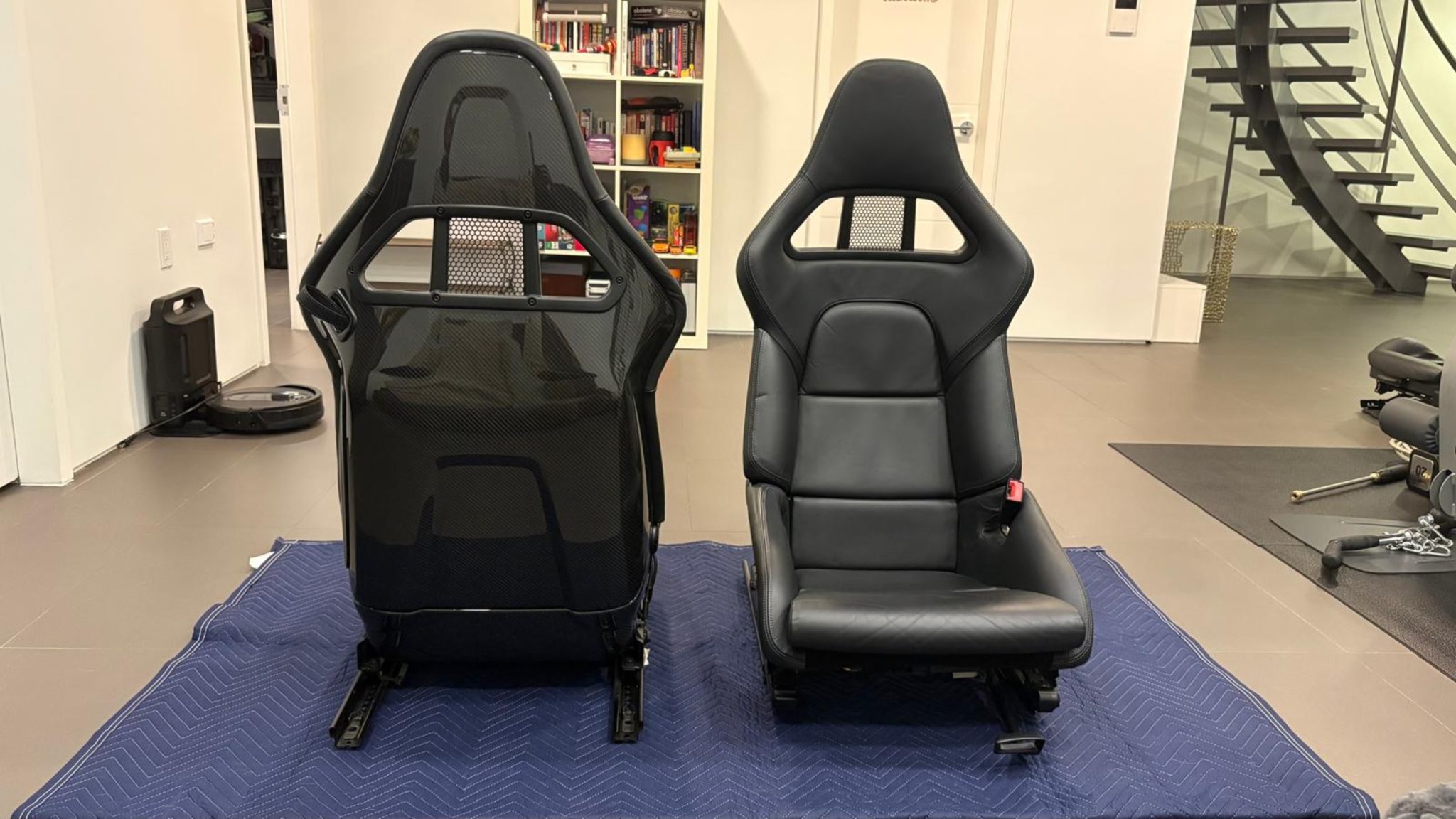 Porsche 997 Sport Bucket Seats - Image 4