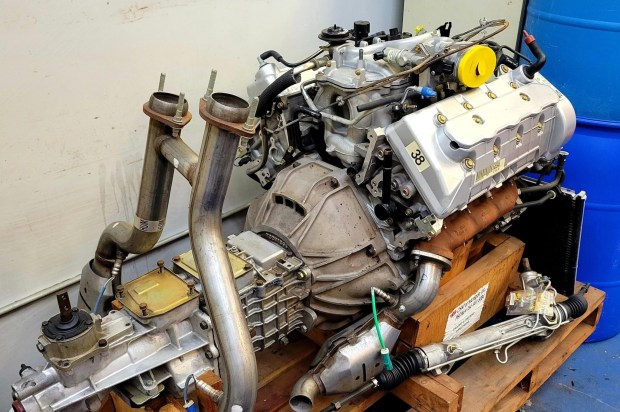 4.6-Liter Ford SVT V8 and 5-Speed Transmission - Image 6