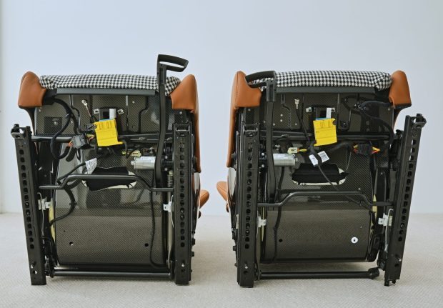 RoW Porsche 992 GT3 Bucket Seats - Image 4