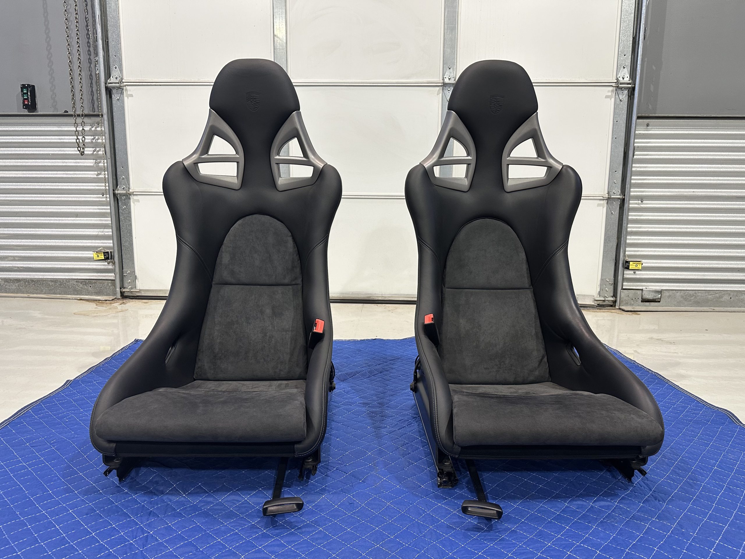 Euro Porsche 997 GT3 Lightweight Bucket Seats - Image 4