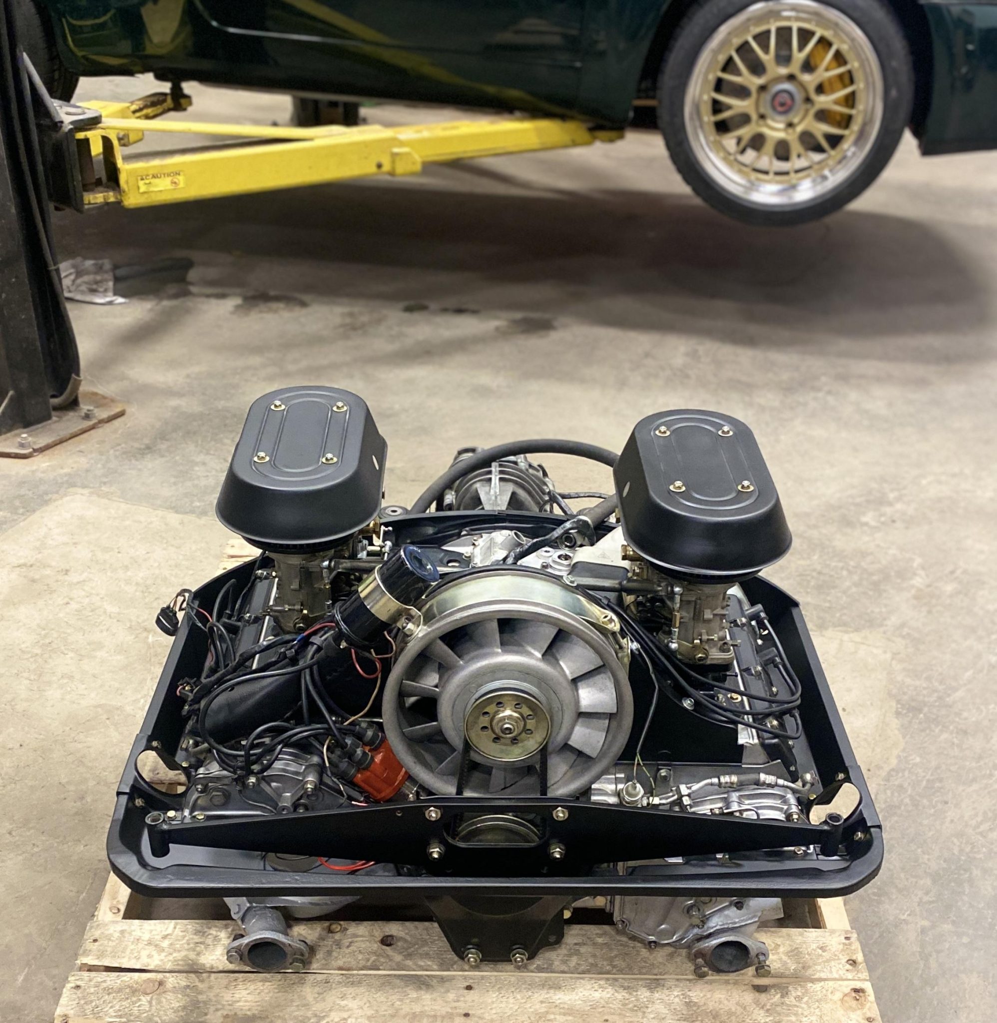 Porsche 911 2.2L Engine and Five-Speed Transaxle - Image 2