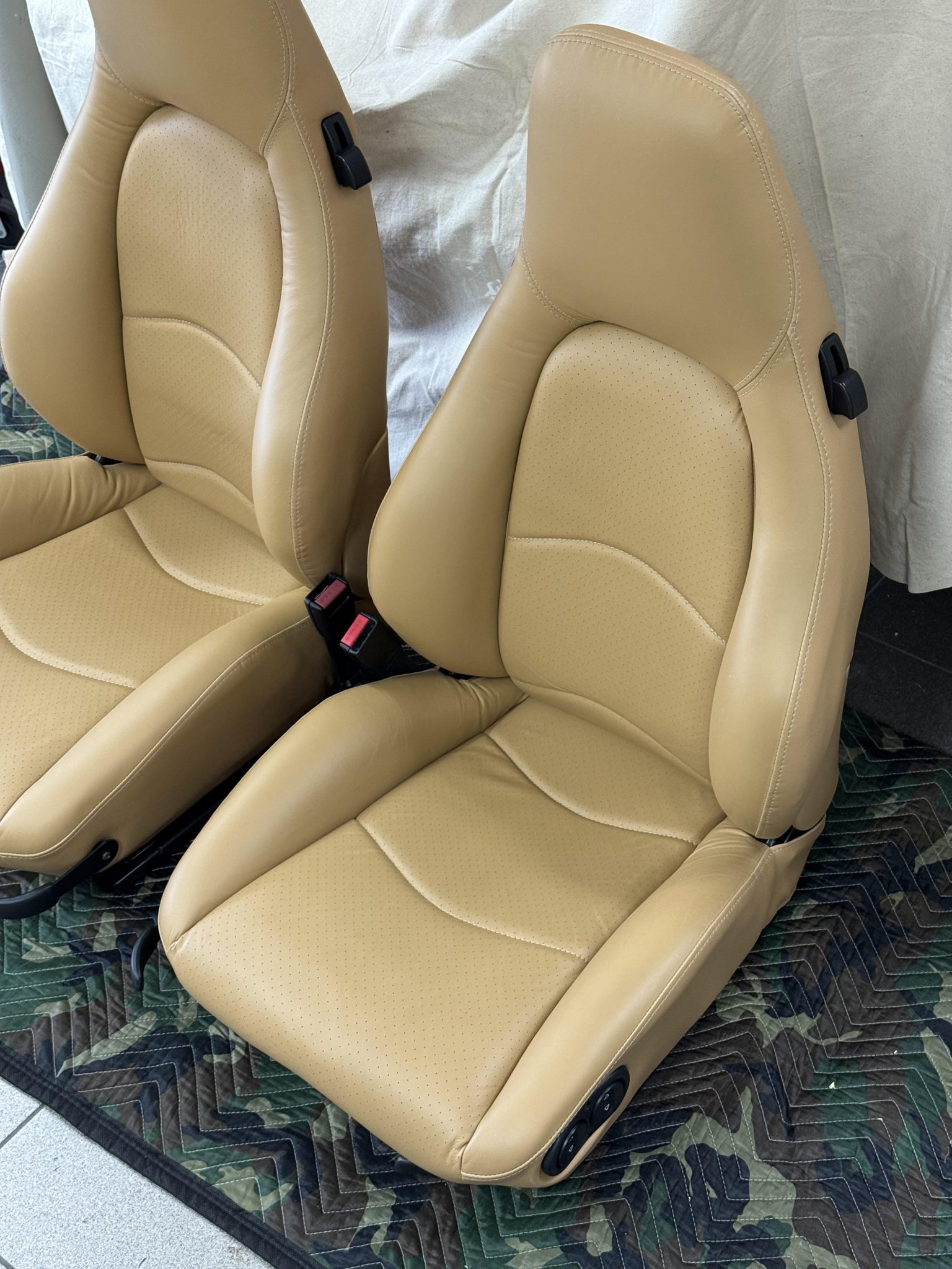 Recaro Sport Seats for Porsche 993 - Image 2